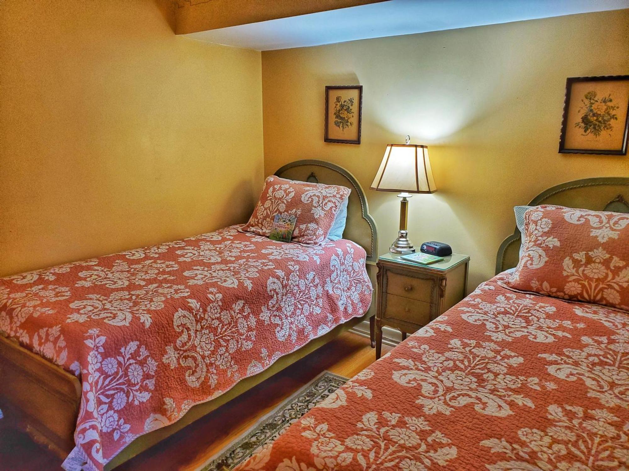 Montague Inn Bed & Breakfast Saginaw Exteriör bild