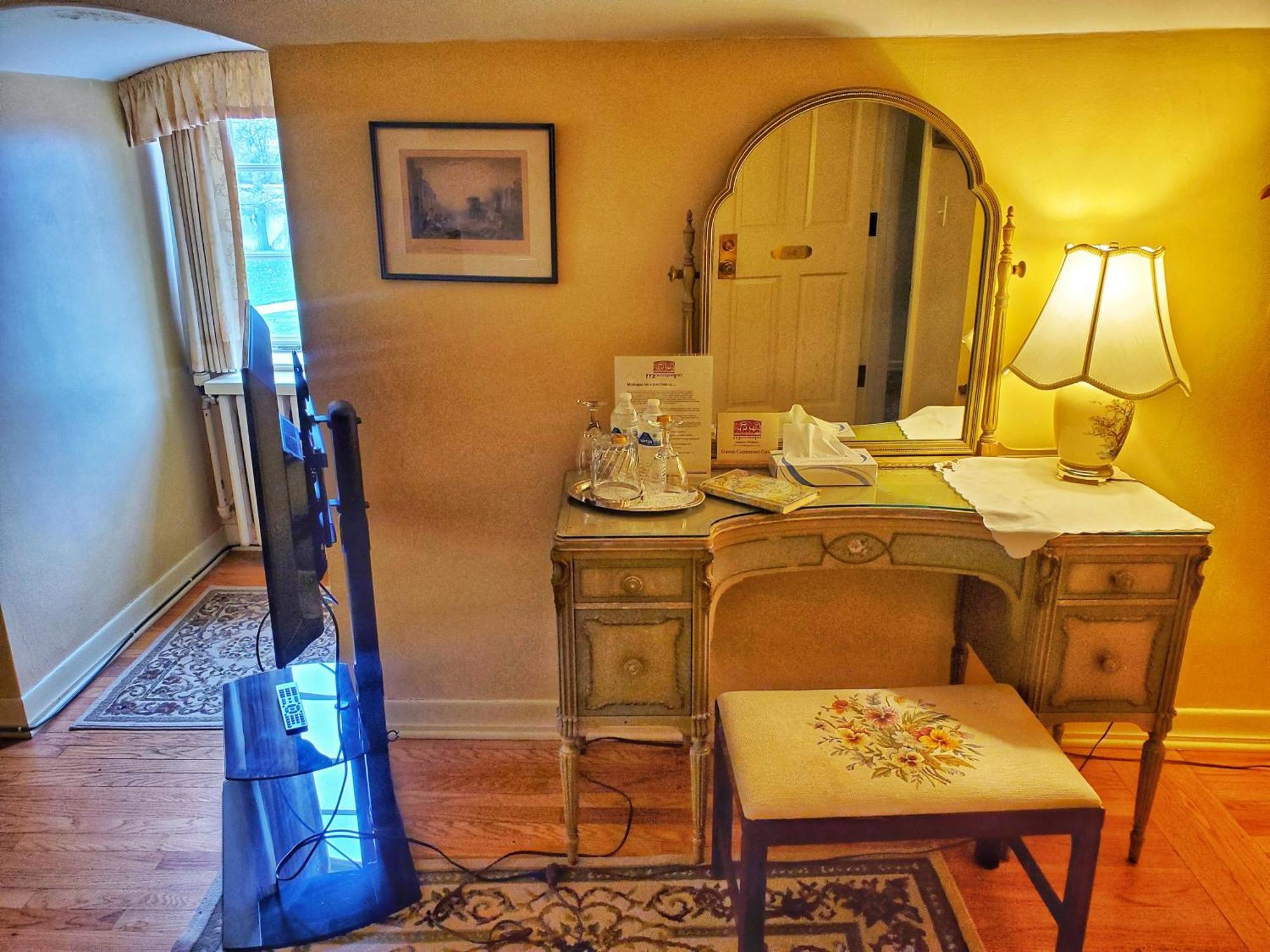 Montague Inn Bed & Breakfast Saginaw Exteriör bild