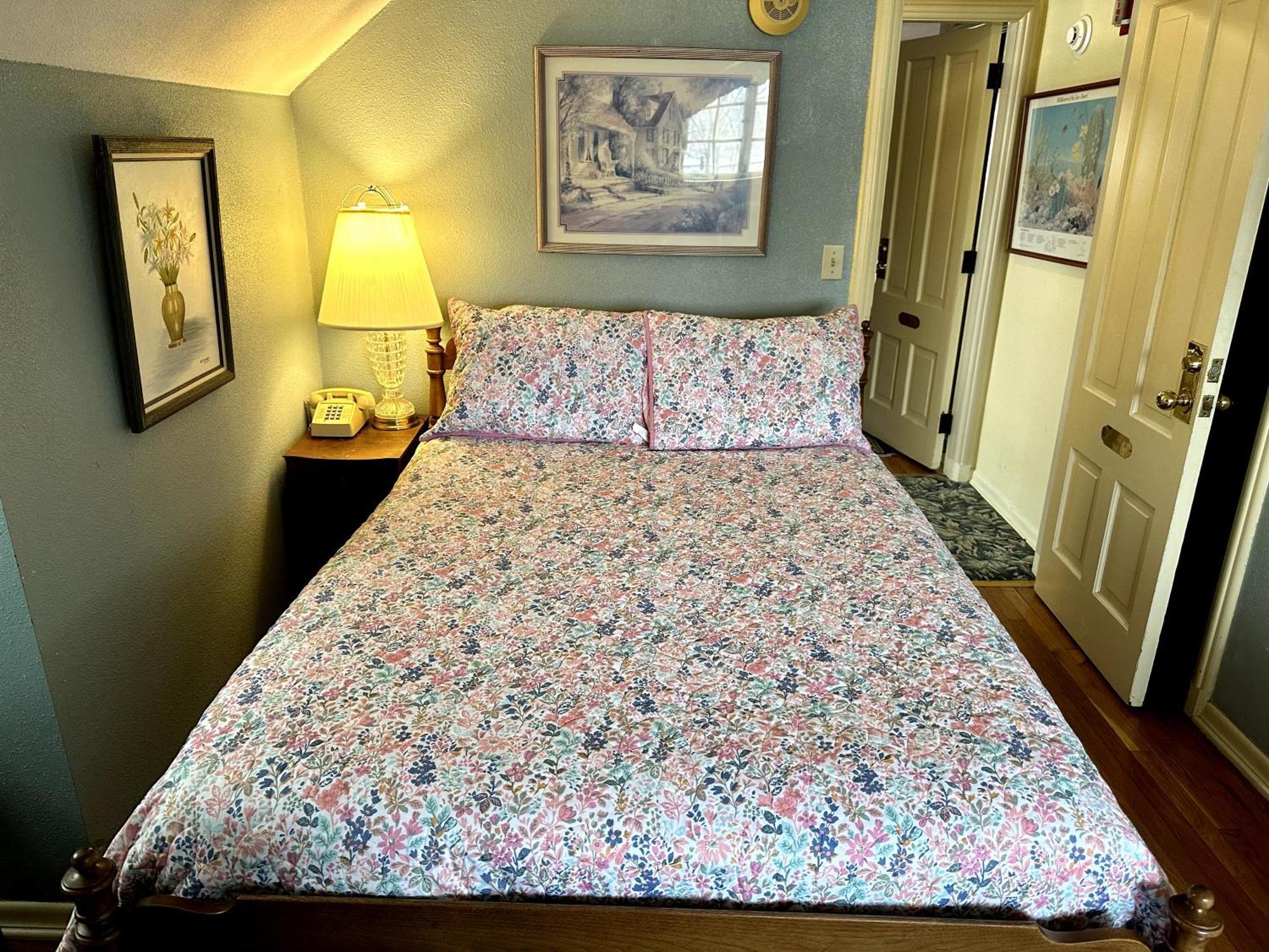 Montague Inn Bed & Breakfast Saginaw Exteriör bild