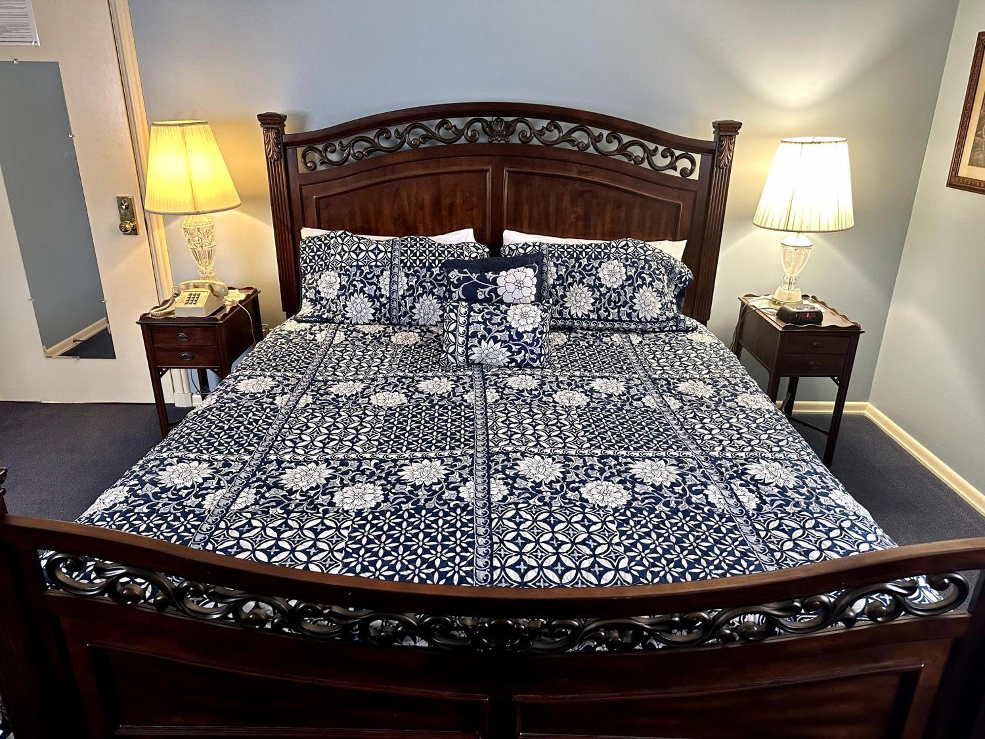 Montague Inn Bed & Breakfast Saginaw Exteriör bild